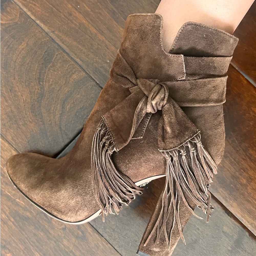 Aquzzura Tassel brown suede block heel ankle booties tonal fringe , size 37 1/2
